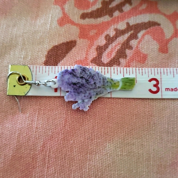 Lavender Flower Earrings. Lavender Boquete Floral - Picture 4 of 7